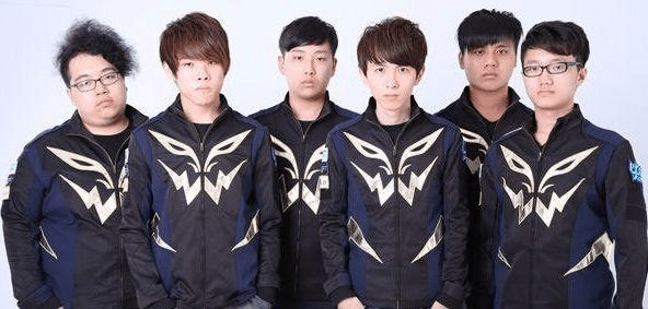 球队的中场 球队的中场